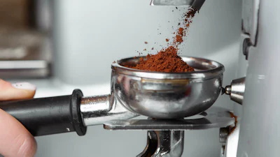 Een ingebouwde of aparte koffiemolen: wat zijn de voor- en nadelen?