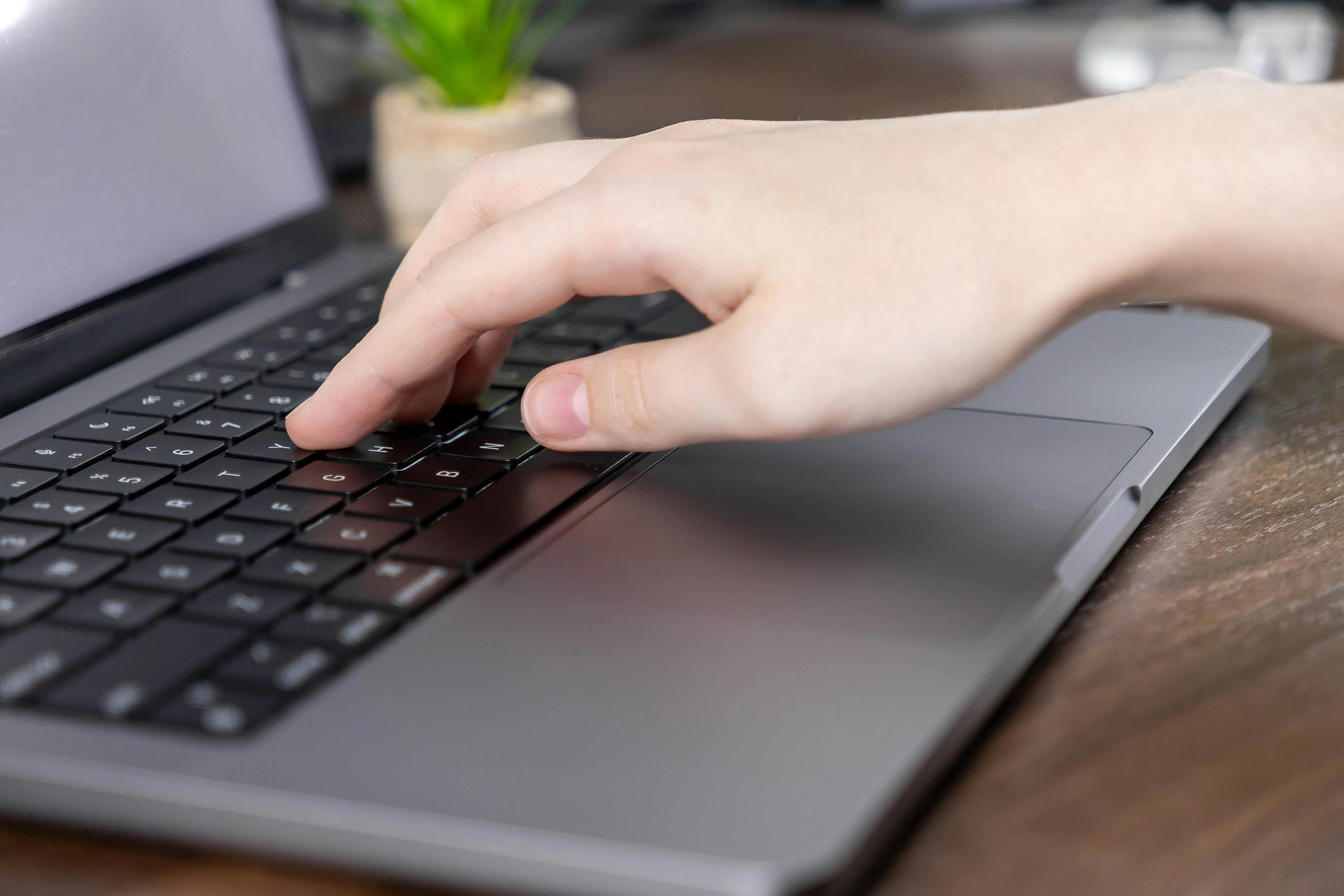 Vastgeplakte toets? Zo schakel je een specifieke toetsenbordtoets uit in Windows