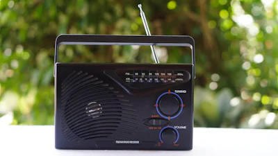 Van FM tot DAB+: zo vind je makkelijk je favoriete zenders op je draagbare radio