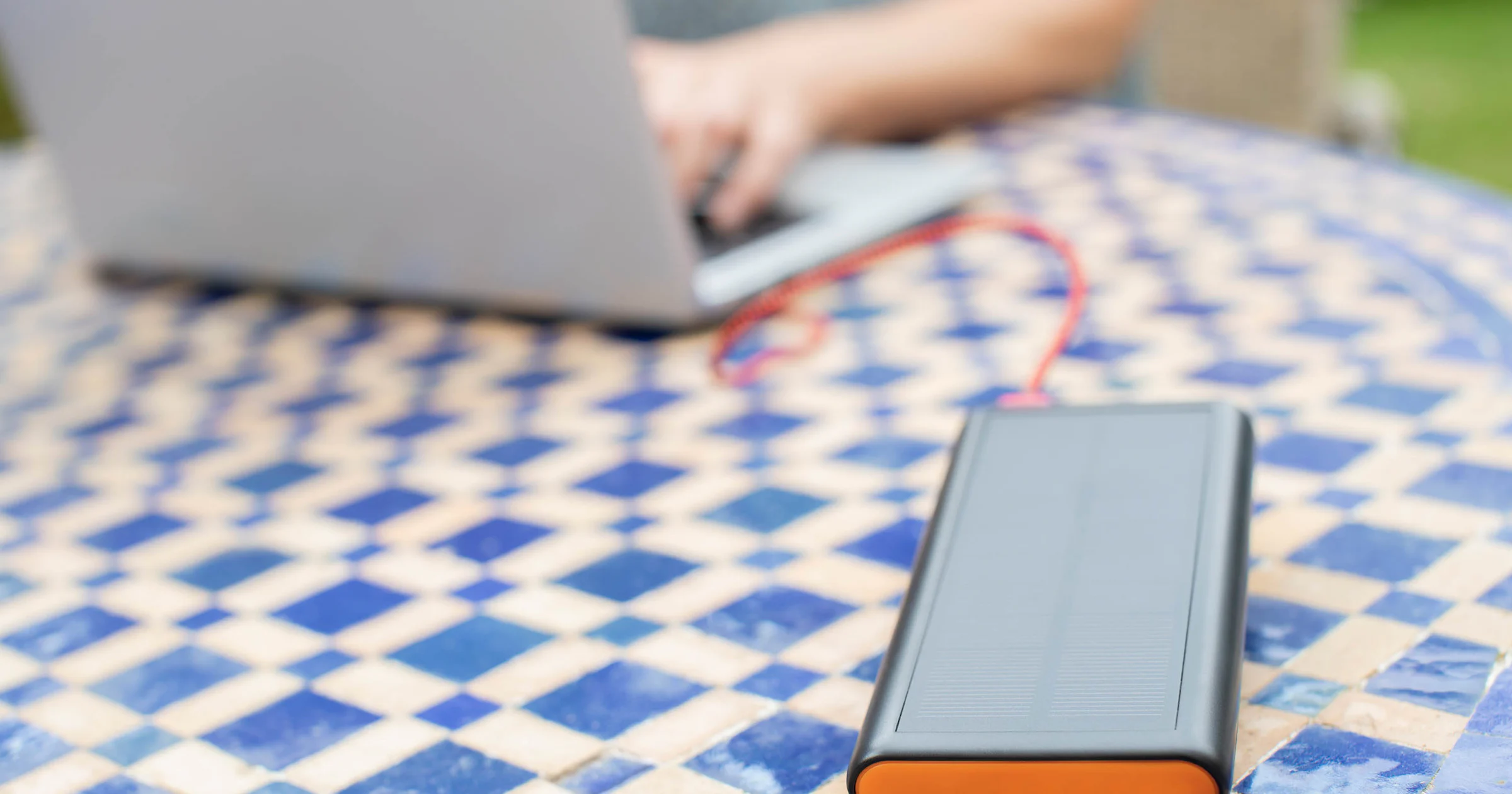 Van powerbank tot adapter: dit zijn de handigste accessoires voor je laptop