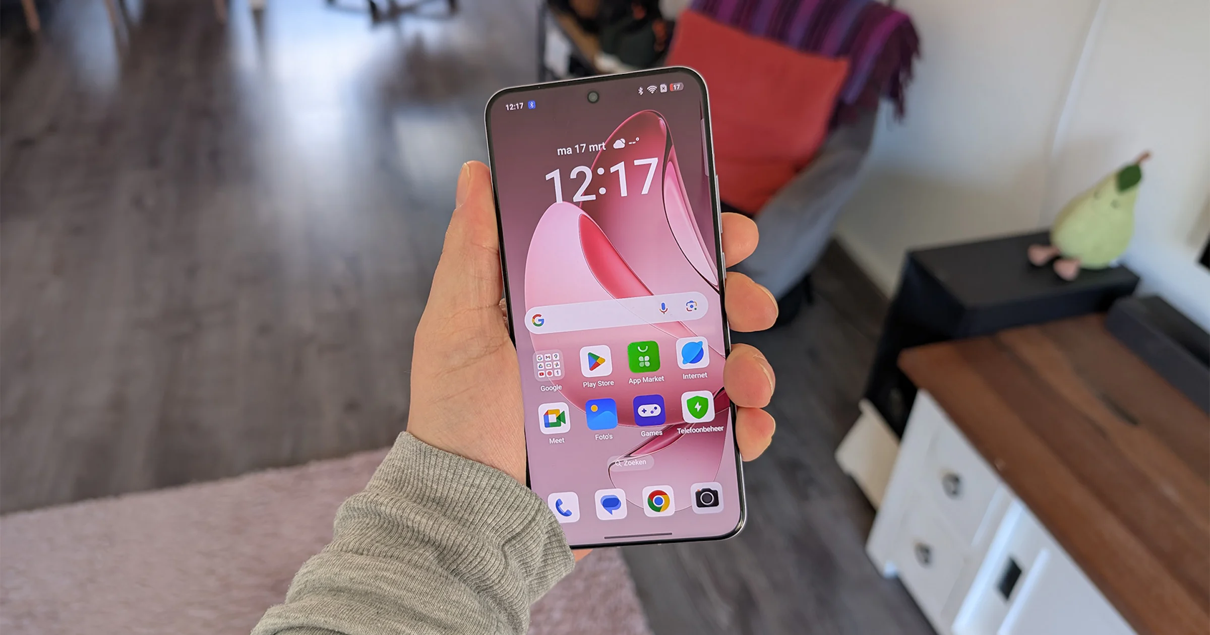 Review Oppo Reno 13 Pro – Speelt op safe