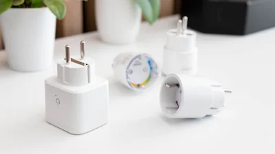 Slimme stekkers: welke modellen zijn echt zuinig?