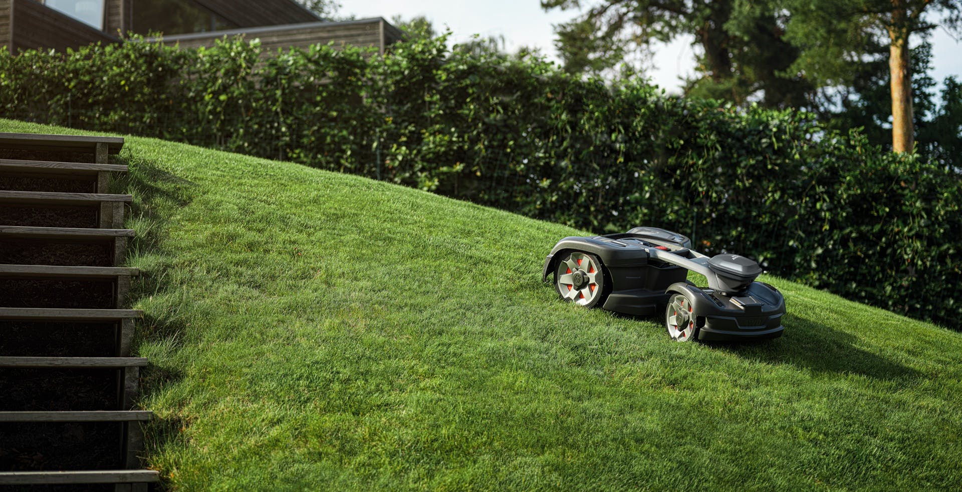 Husqvarna komt met vierwiel aangedreven robotmaaier zonder grensdraad