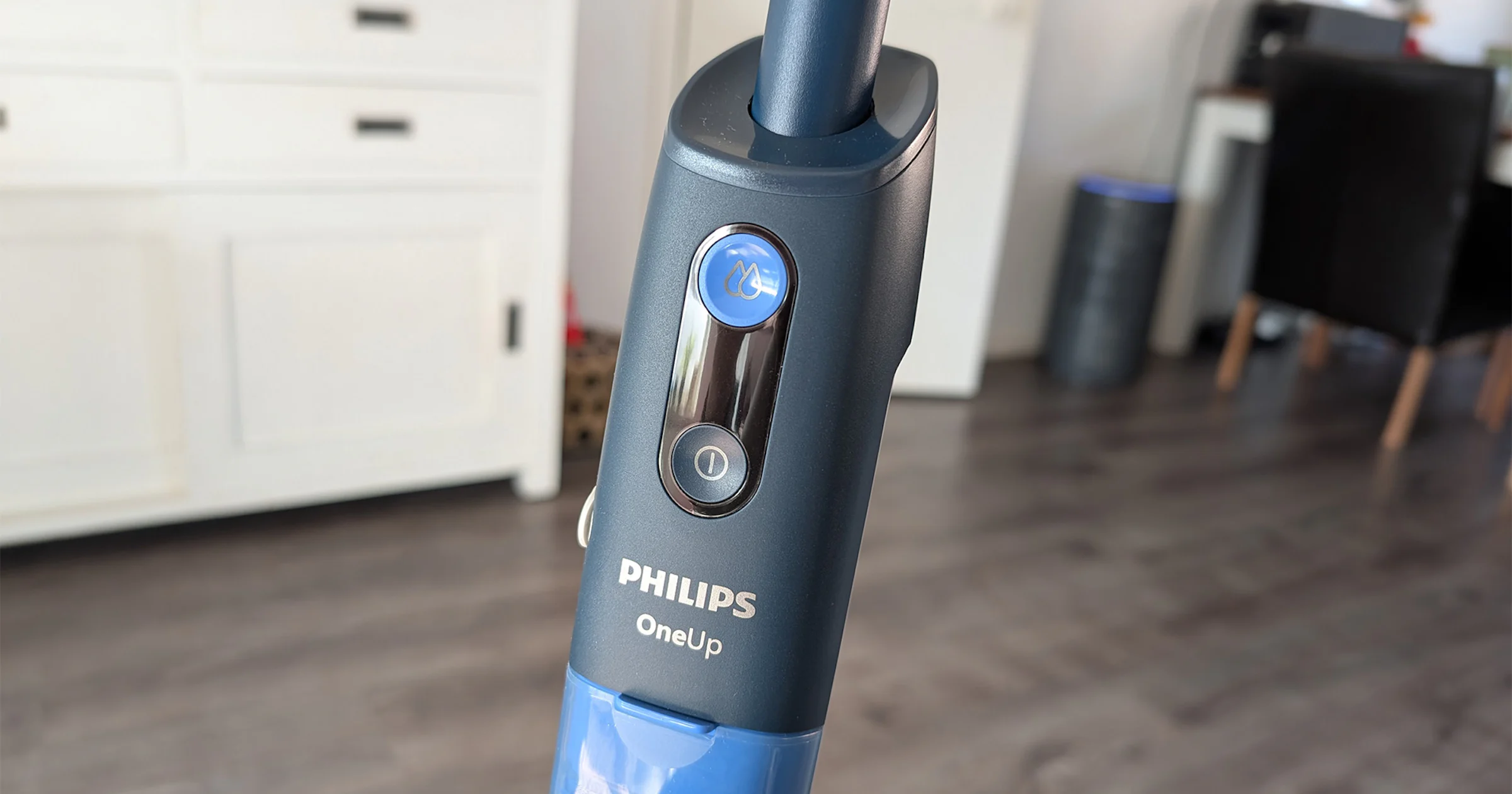Review Philips OneUp – Elektrische dweil maakt sneller schoon