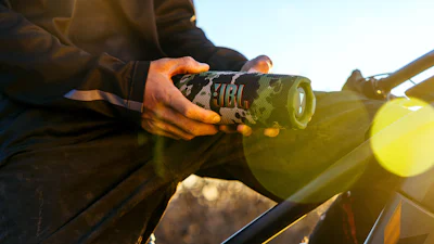 Review JBL Flip 7 – Kleine speaker speelt luider dan ooit