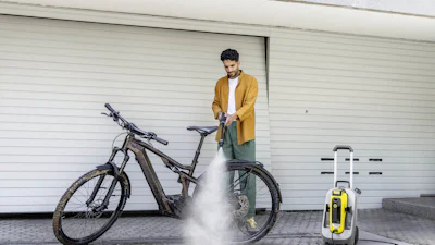 Zo maak je je elektrische fiets goed schoon