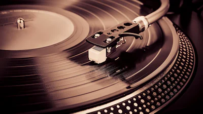 Waar voor je geld: 5 mooie platenspelers voor minder dan 250 euro