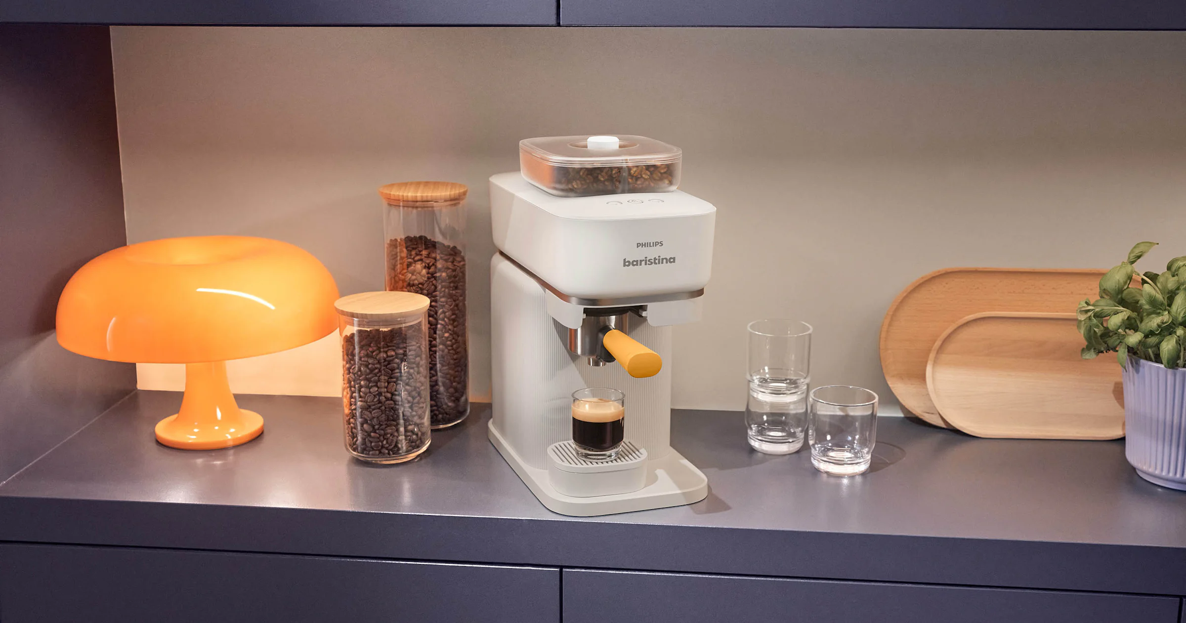 Nieuw van Philips: snel wisselen tussen twee soorten koffiebonen met de Baristina met Bean swap