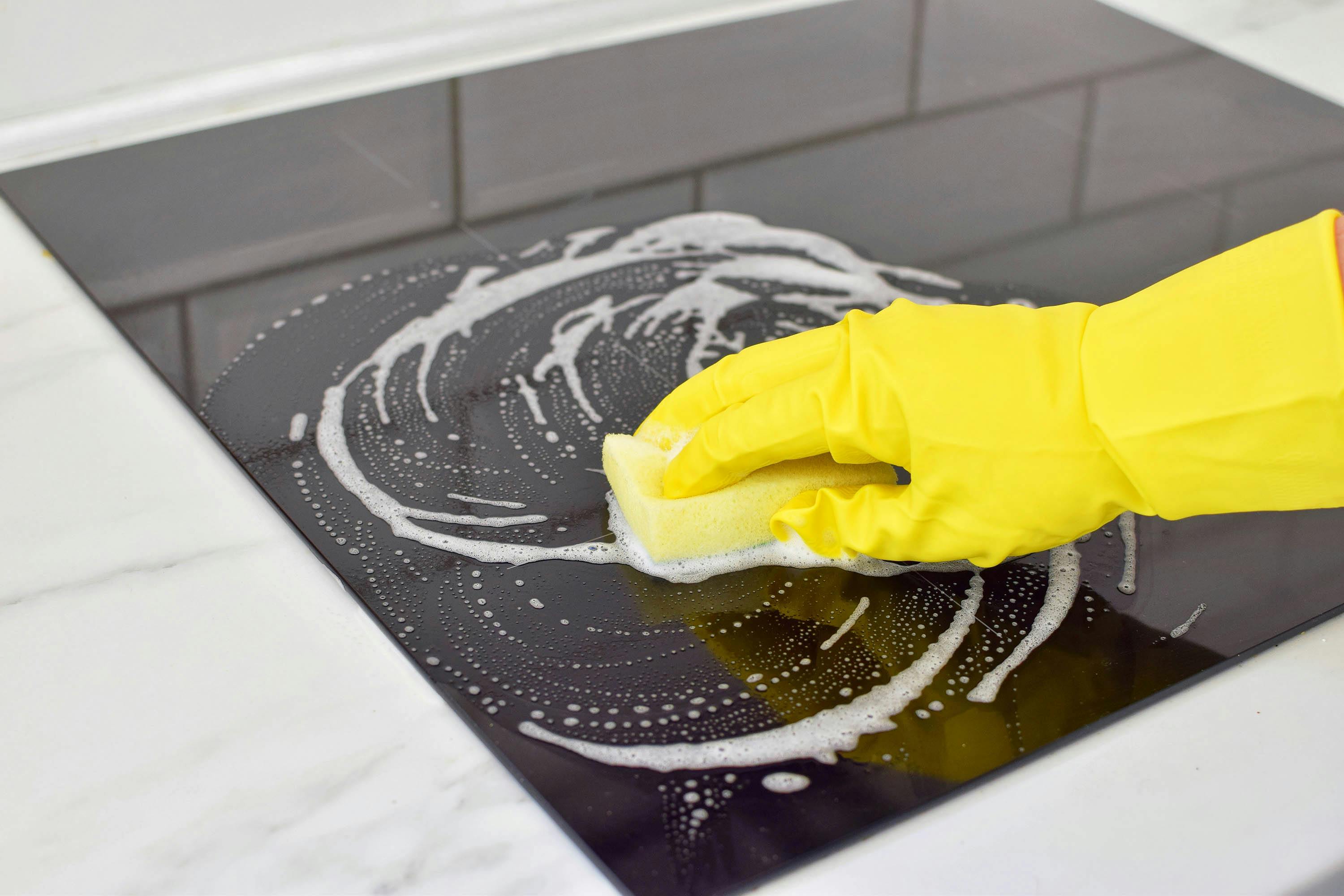 Inductiekookplaat schoonmaken? Dit is de beste manier