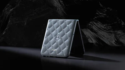 💎 Blingbling ringring: Motorola ❤️ Swarovski