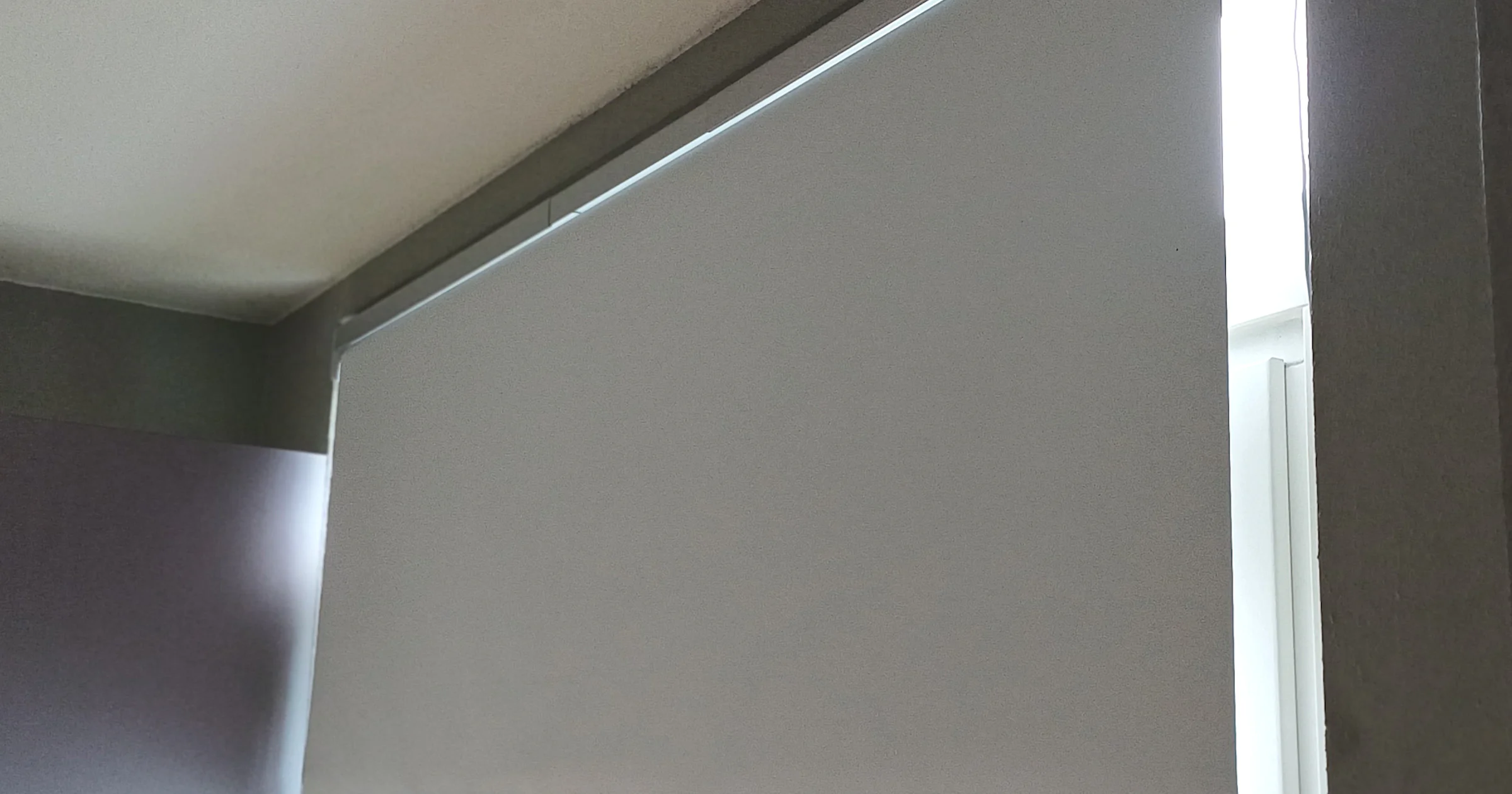 Review SwitchBot Roller Shade - Handig en slim, maar pittige installatie