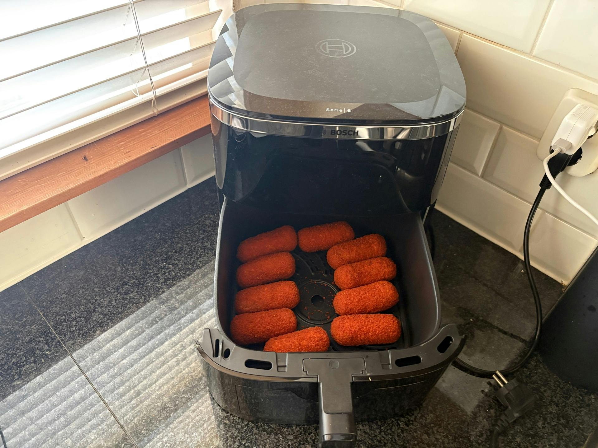Mandje met kroketten van Bosch airfryer
