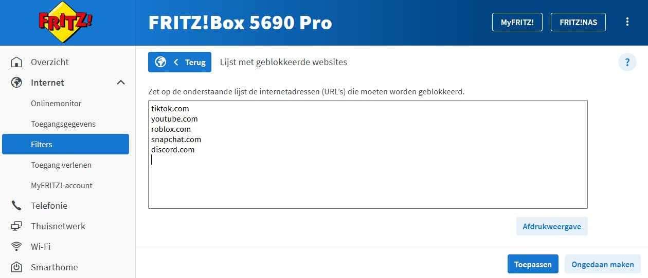 Je kunt een lijst maken met websites die geblokkeerd moeten worden.