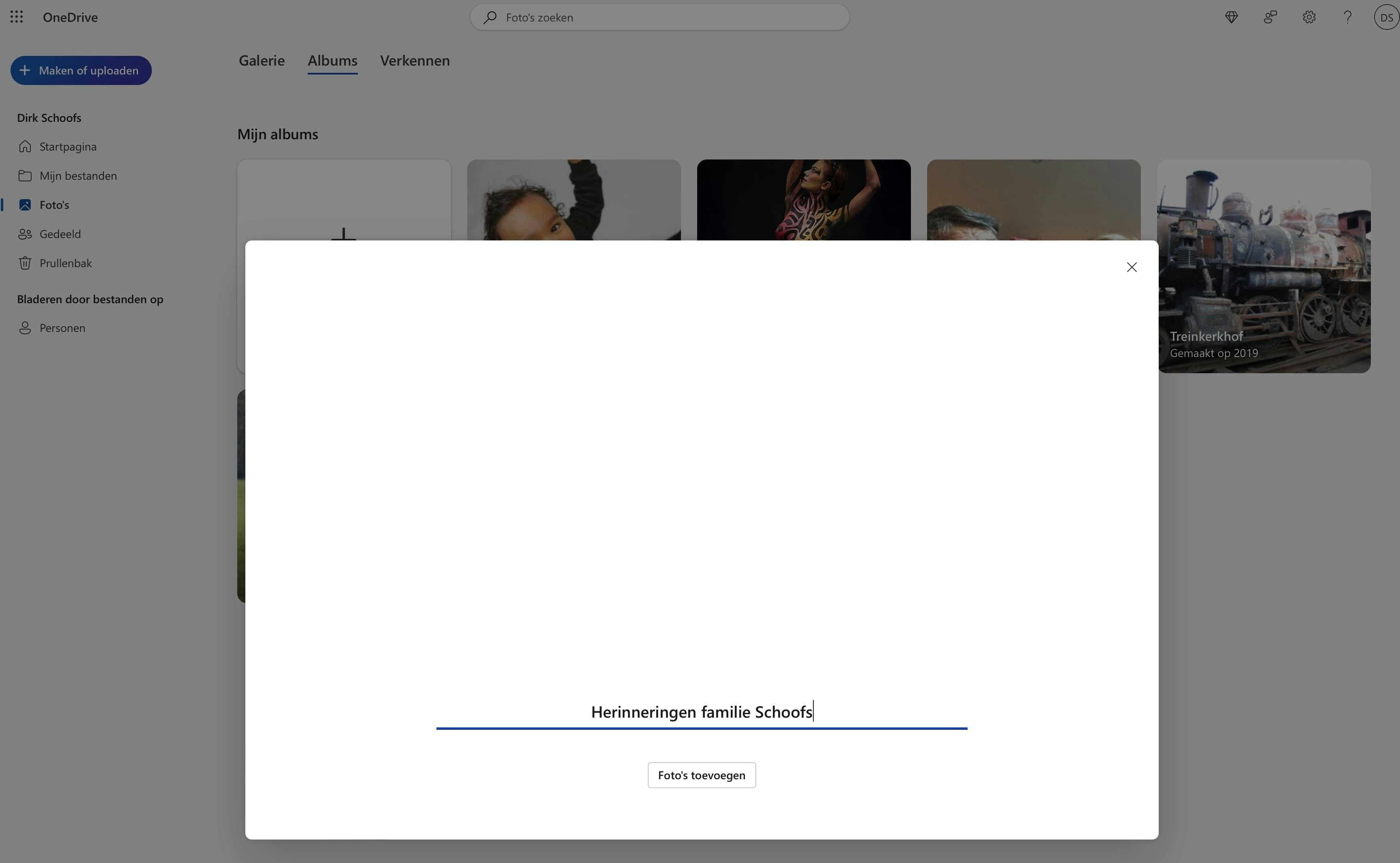 In de groep Foto's open je het tabblad Albums. Nu kun je een nieuw album maken.