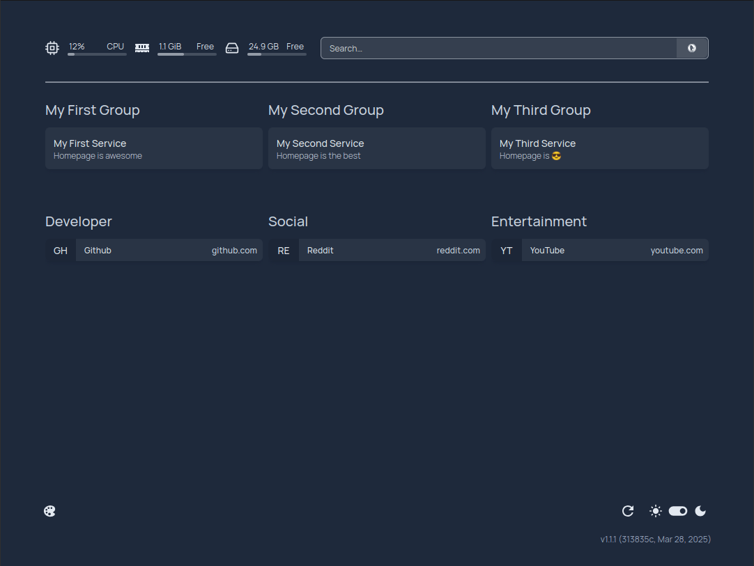 Het standaarddashboard van Homepage vlak na de installatie.