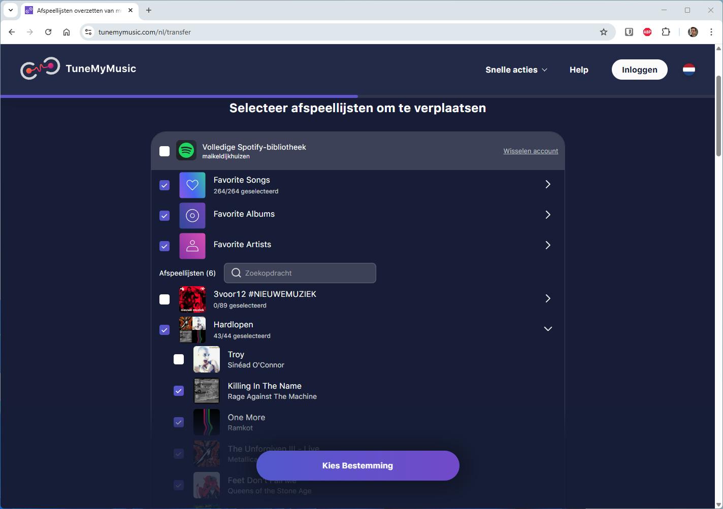 Bepaal zelf welke afspeellijsten en nummers je wilt kopiëren.