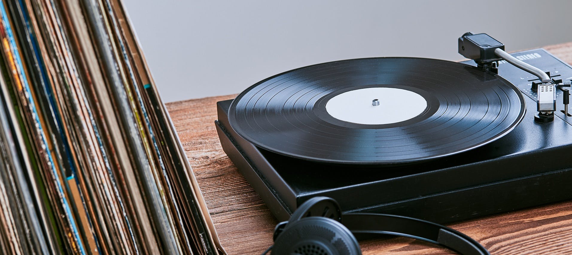 Waar voor je geld: 5 platenspelers met klep voor minder dan 275 euro
