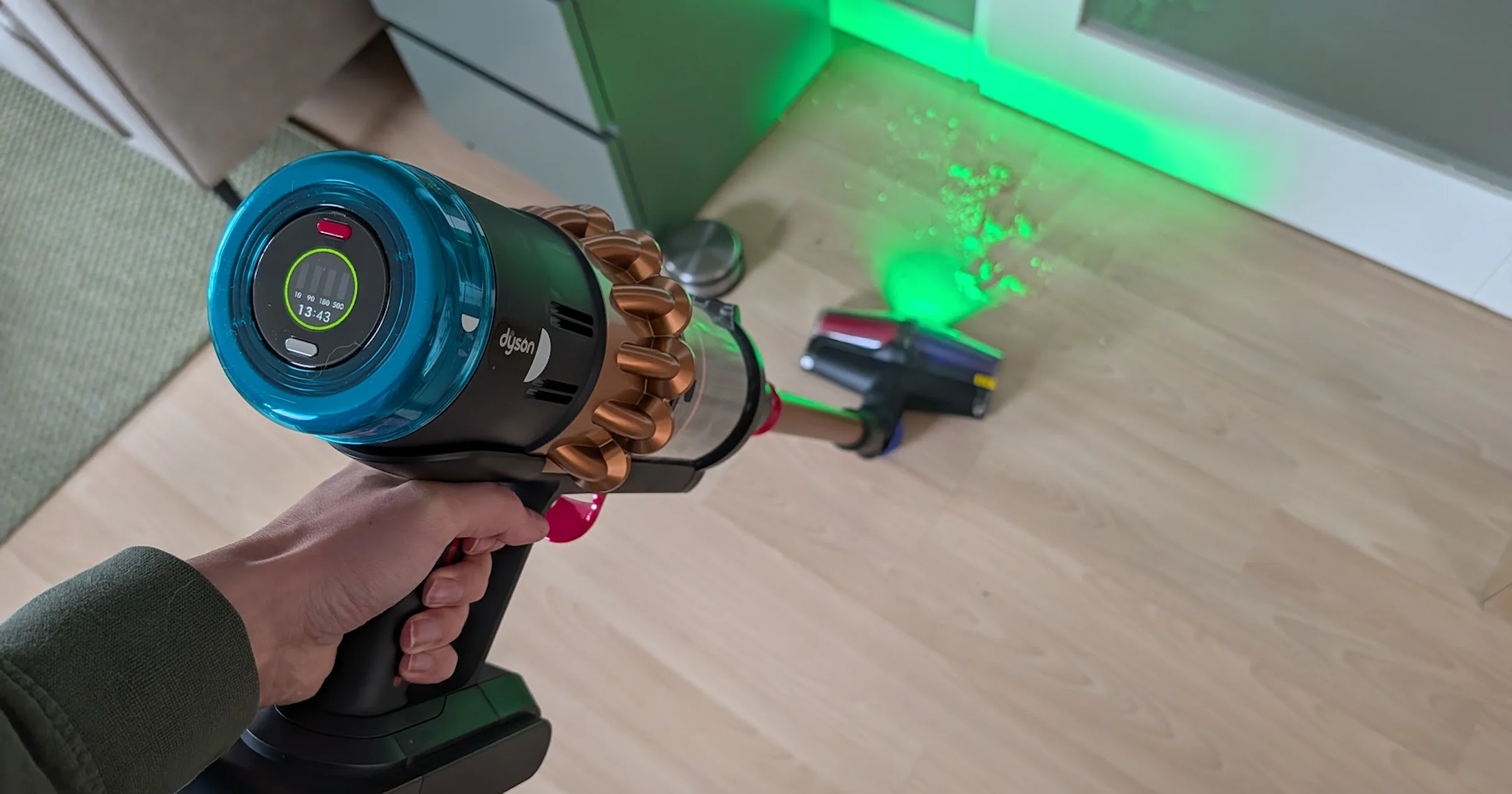 Review Dyson V16 Piston Animal: zuigt beter dan dat hij dweilt