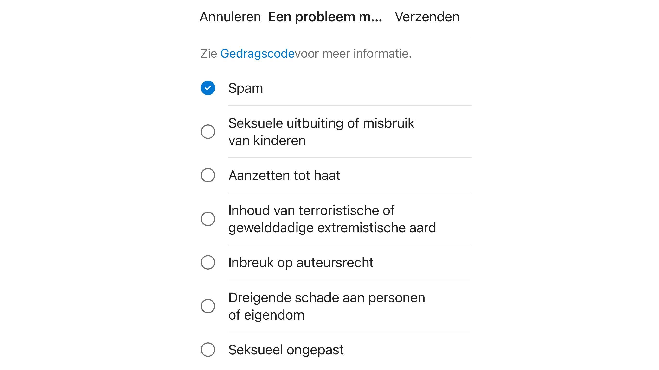 Binnen de mobiele app van Outlook rapporteer je phishing-pogingen het beste als spam.