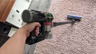 Review Dyson V8 Cyclone – Betrouwbaar basismodel doet wat-ie moet doen