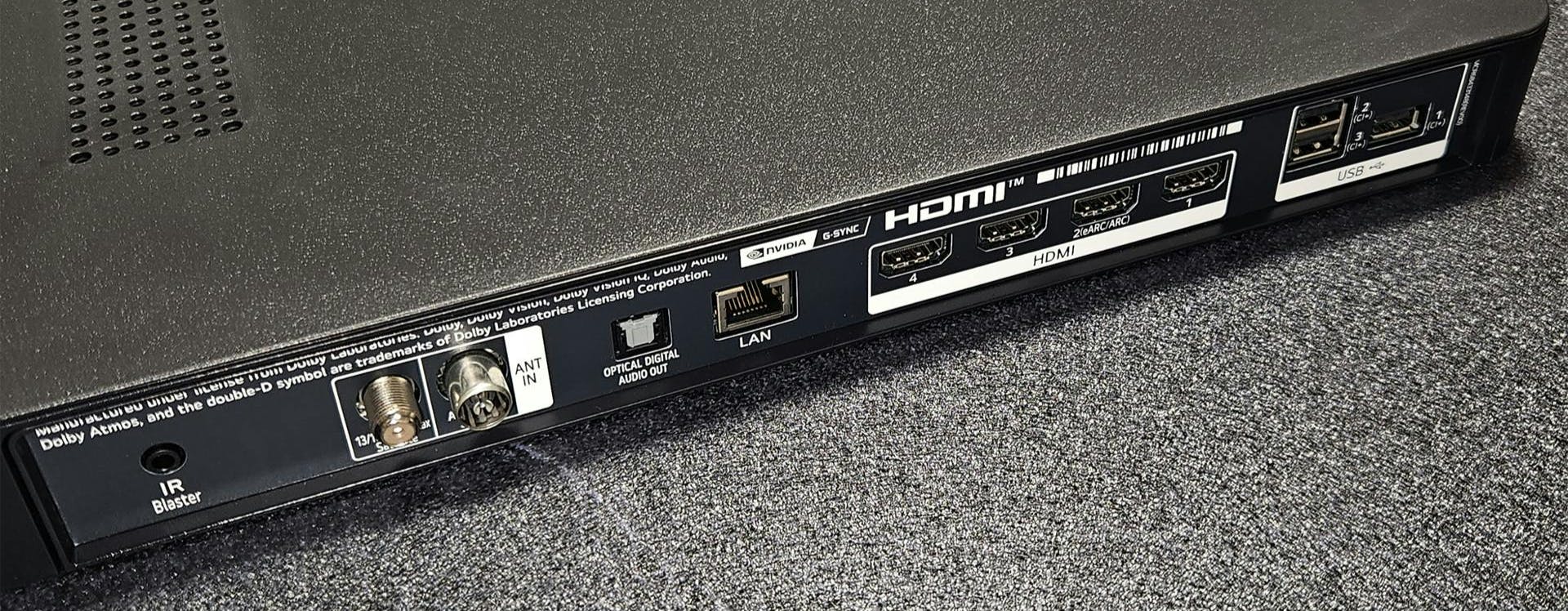 De aansluitingen op de LG OLED65C54LA