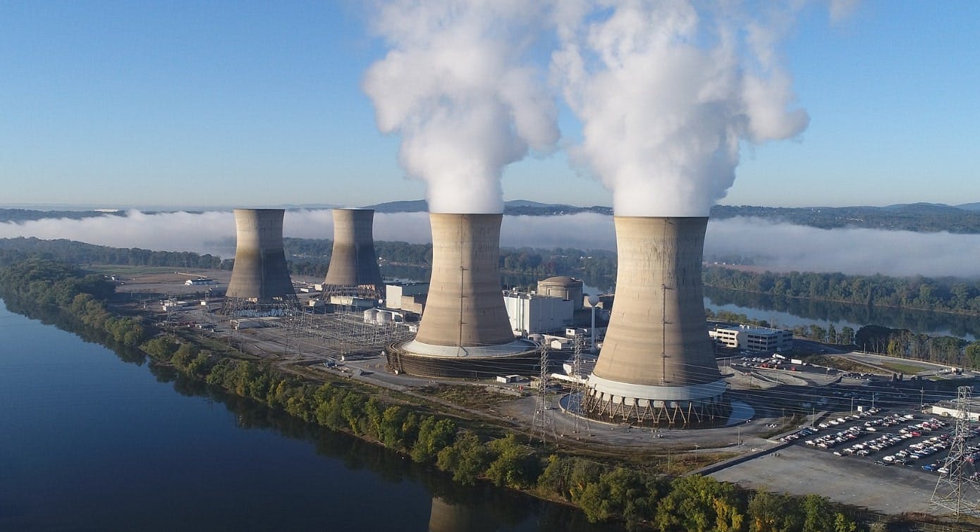 Microsoft heropent de nucleaire site Three Mile Island voor AI-datacenters.
(c) Wikipedia, CC BY-SA