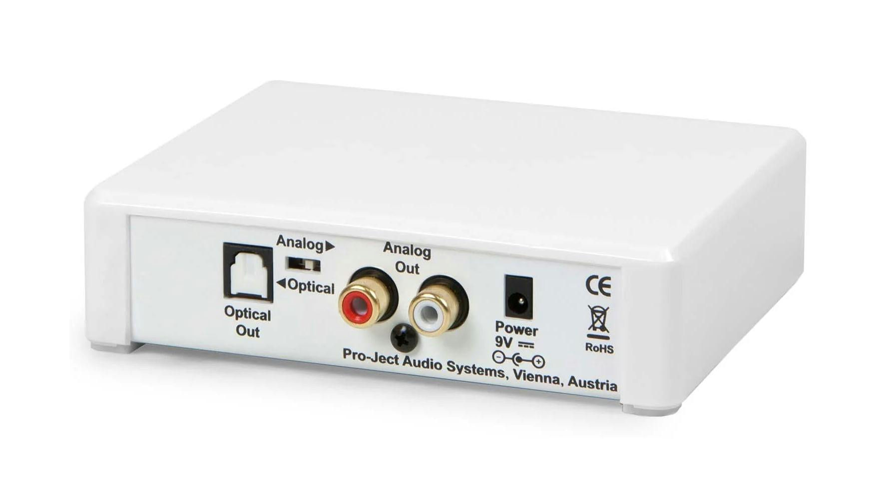 De Pro-Ject BT Box E HD bluetooth-adapter kun je zowel analoog als digitaal op een hifisysteem aansluiten.