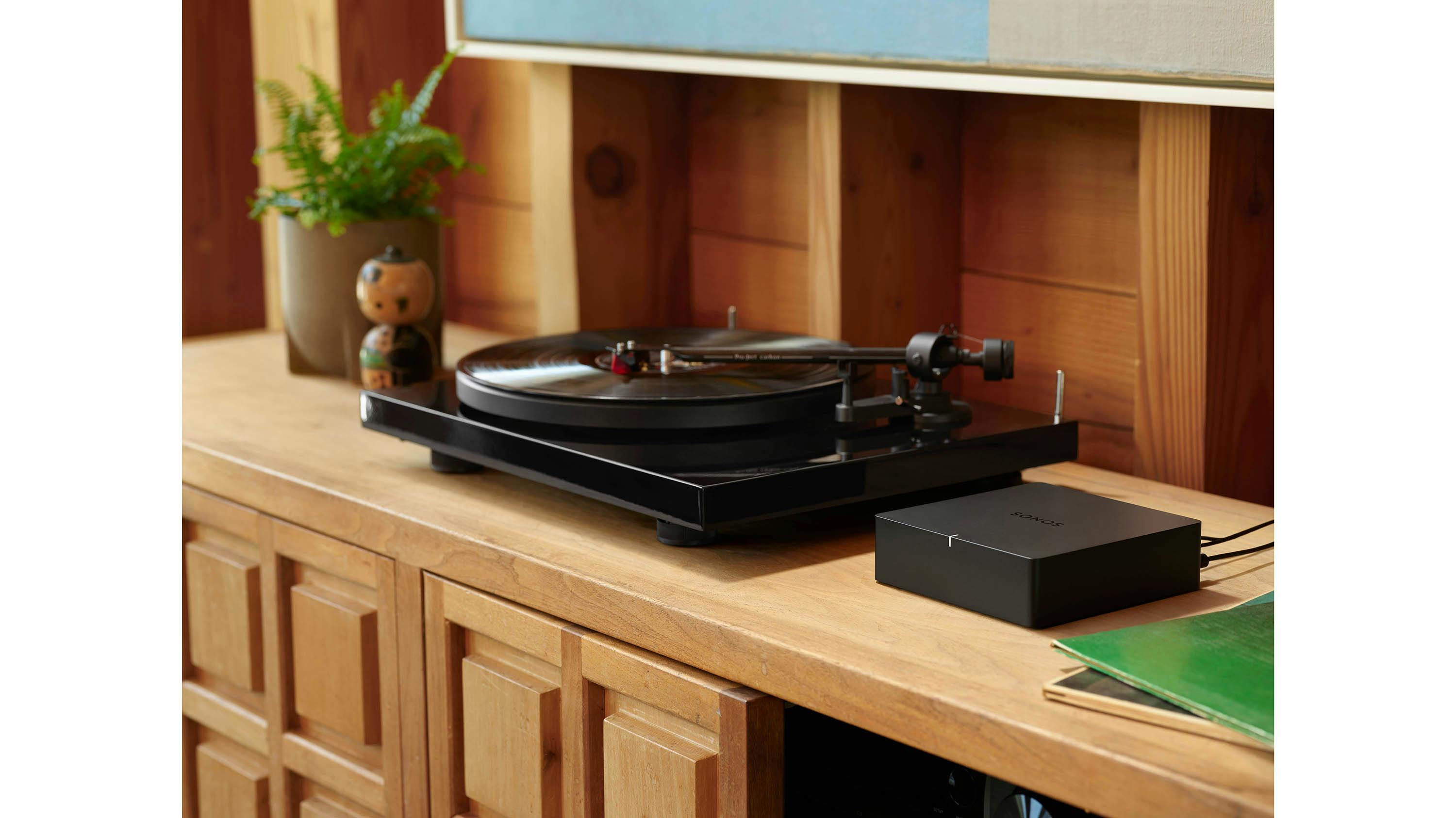 De Sonos Port is een veelzijdige audiostreamer voor het upgraden van je klassieke audiosysteem.