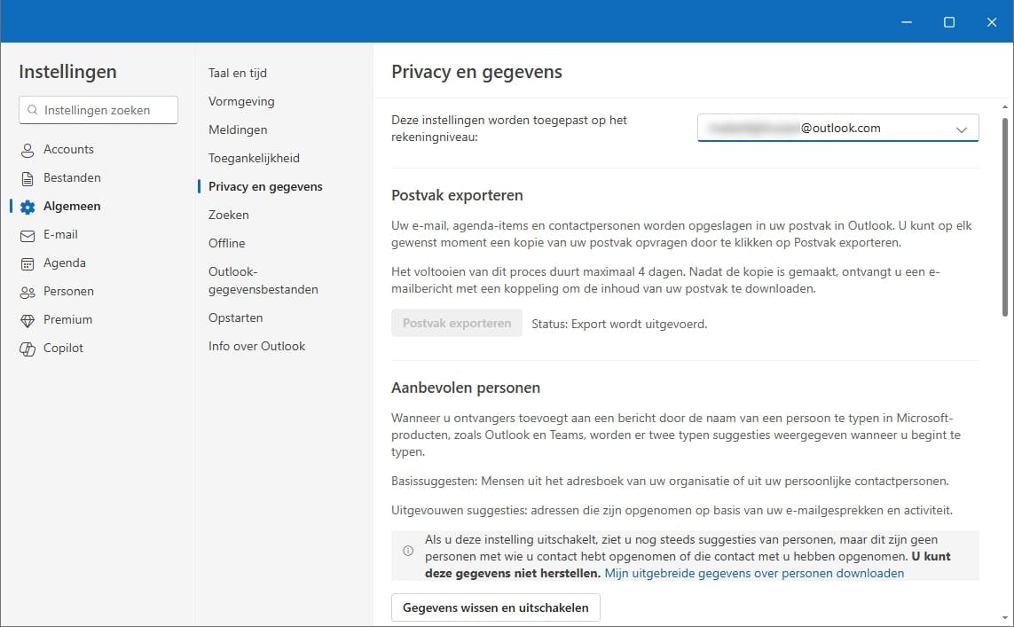 De exporteerfunctie van de vernieuwde Outlook vereist wel wat geduld.