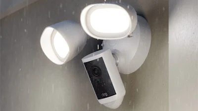 Review Ring Floodlight Cam Pro (2e gen) – Grondige tuinbewaking met 4K-beeldkwaliteit