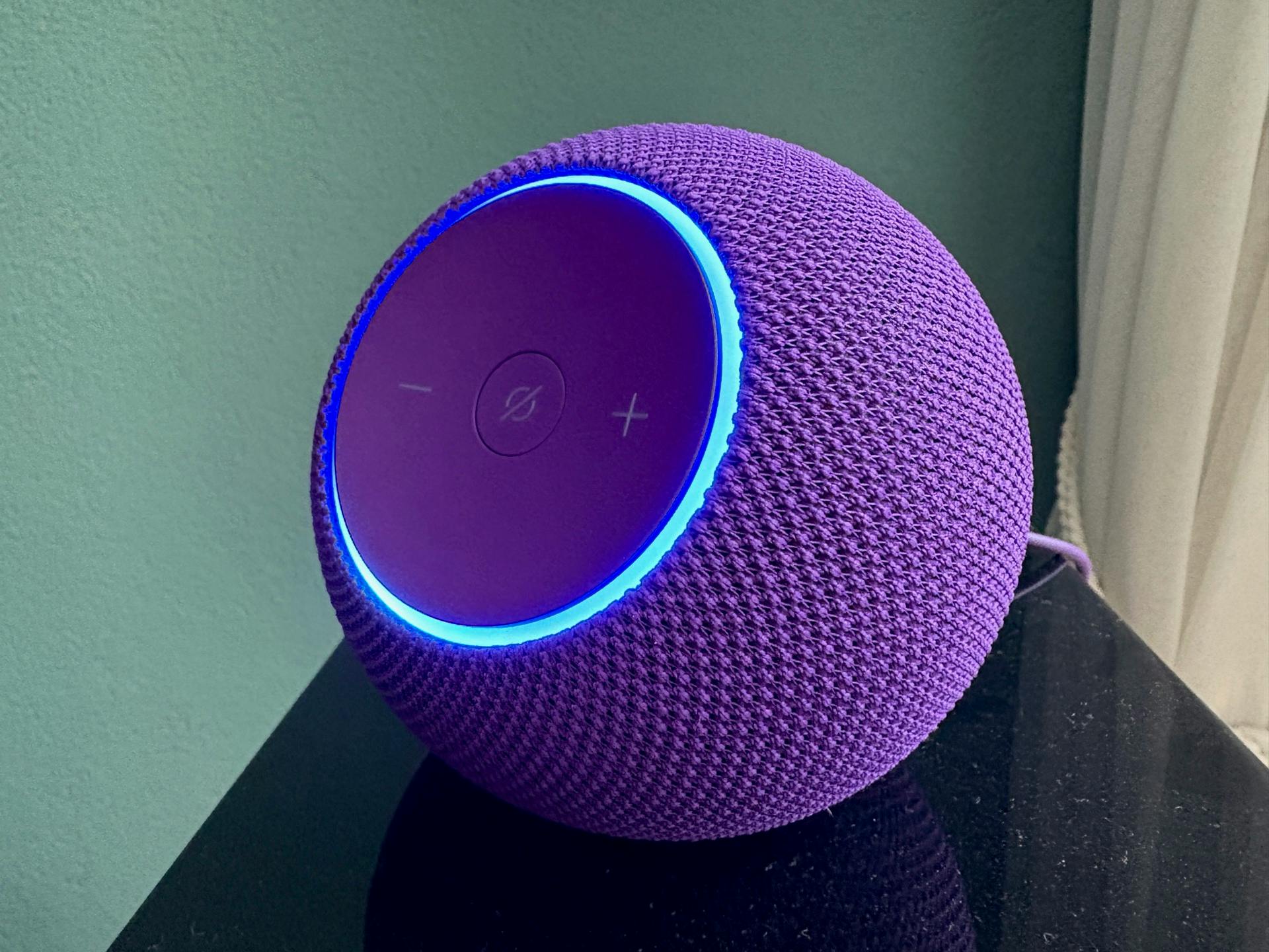 Paarse wifi-speaker
