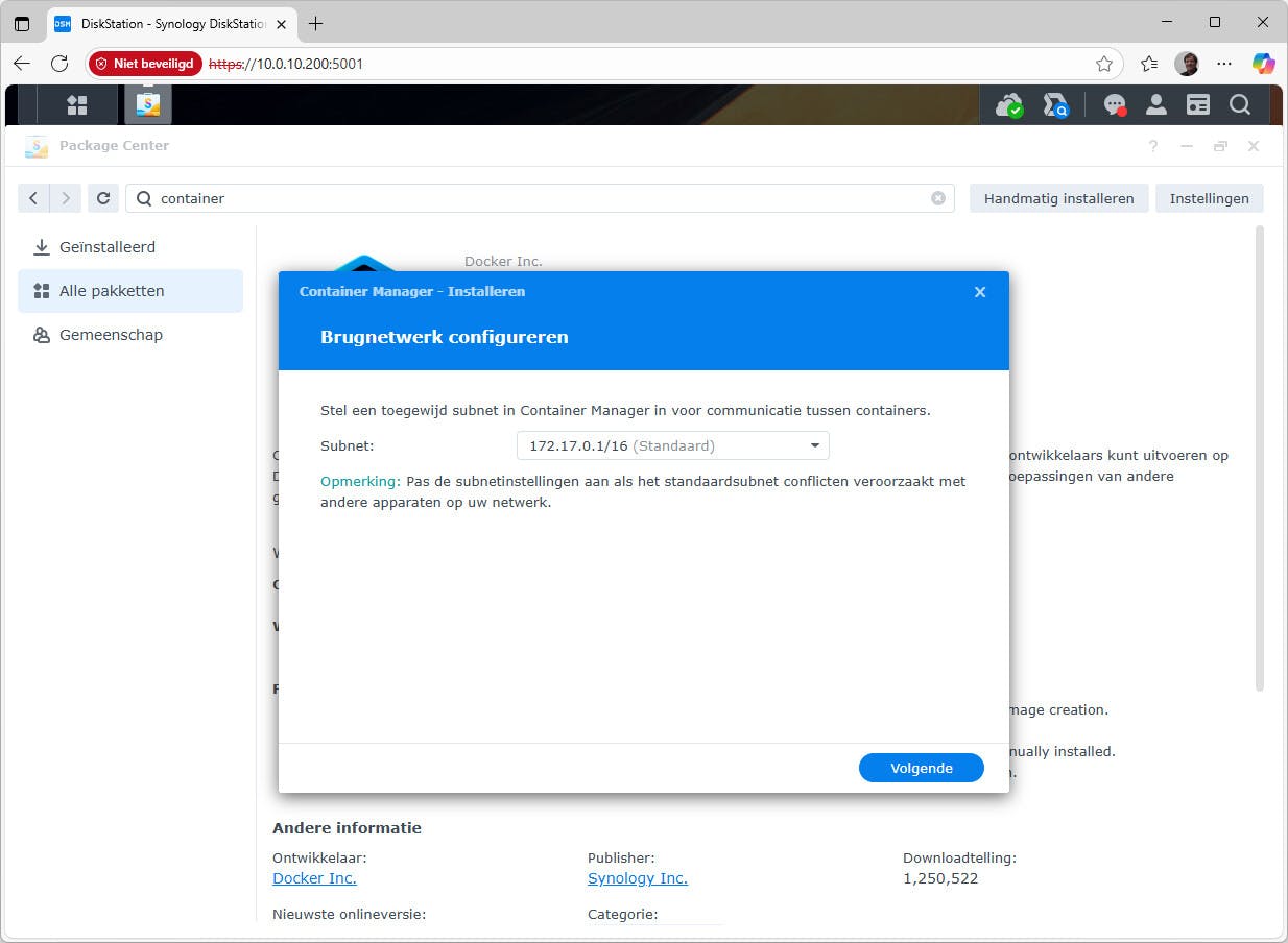 Installeer de toepassing via de downloadtool van je NAS.