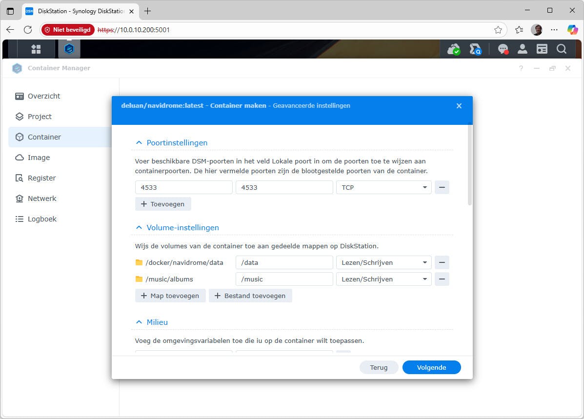 We geven NaviDrome toegang tot muziek op de NAS.