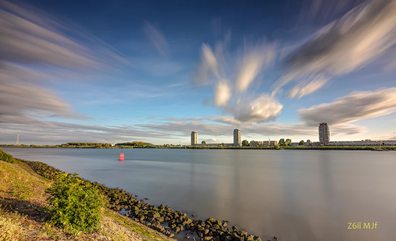 Sluitertijd en wolken: bevriezen of laten bewegen?
