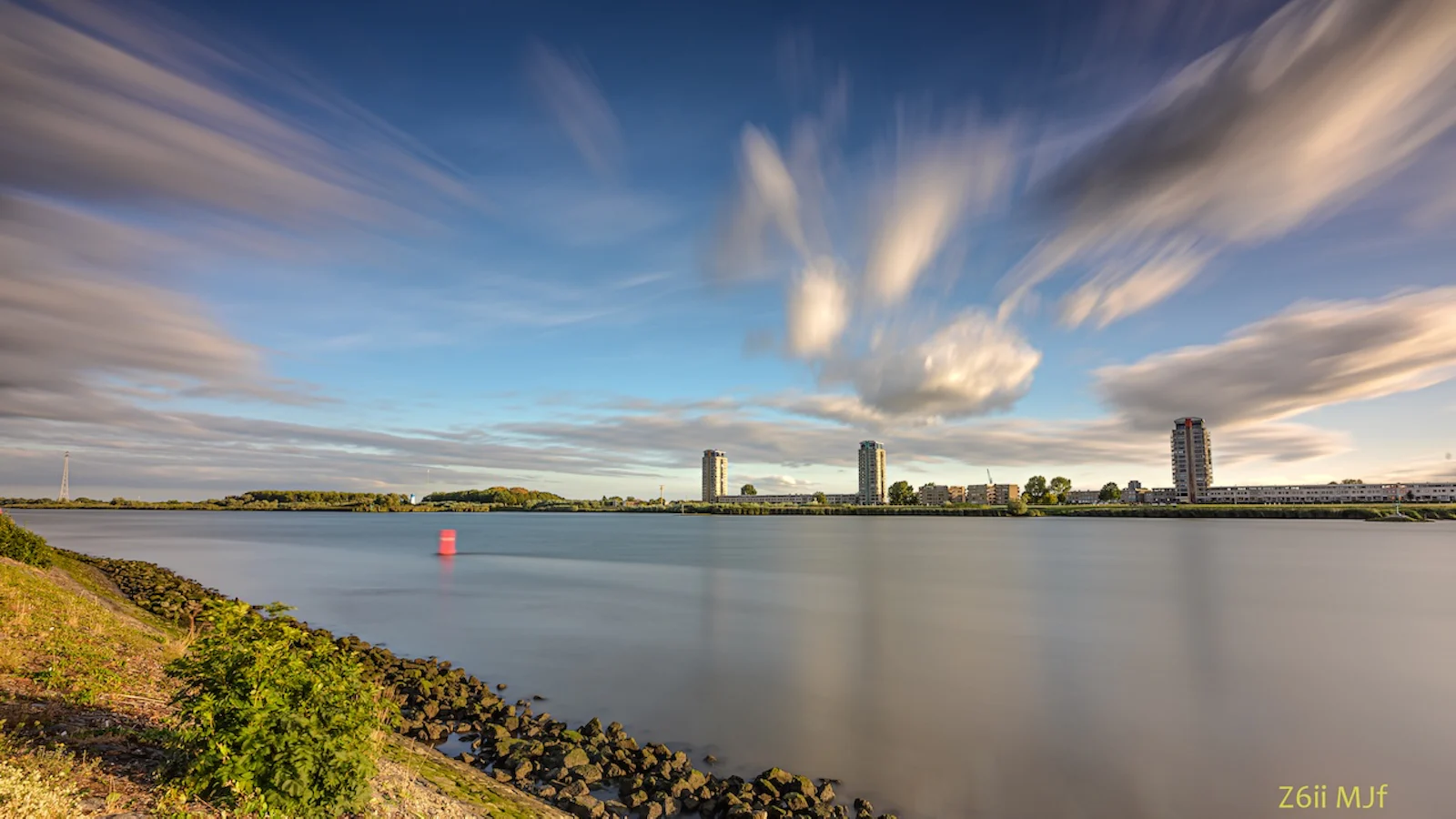 Sluitertijd en wolken: bevriezen of laten bewegen?