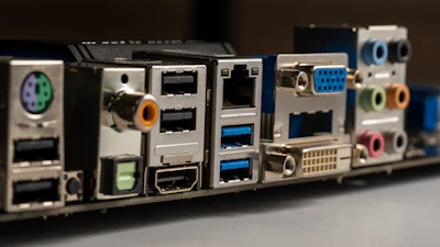 Waarom je monitor op het moederbord aansluiten je pc vertraagt