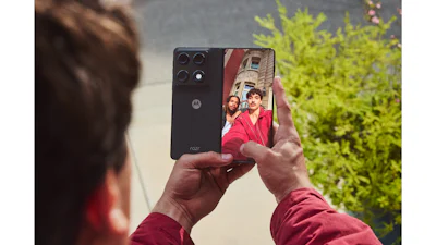 Motorola razr fold: 'book-style' vouwtelefoon met 8,1-inch scherm en 6000 mAh-accu