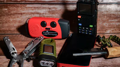 Tech-survivalkit: gadgets voor in je noodpakket