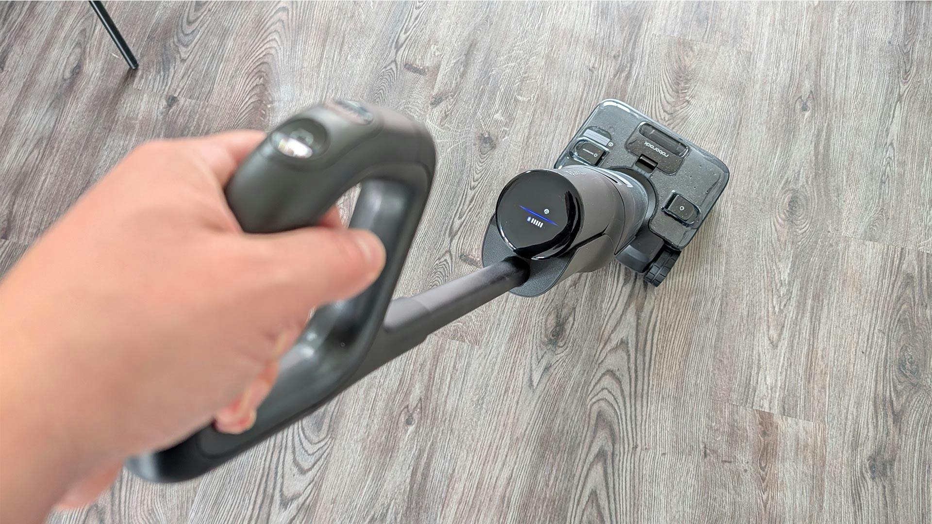 Review Roborock F25 Ace Pro – Schuim helpt tegen hardnekkig vuil