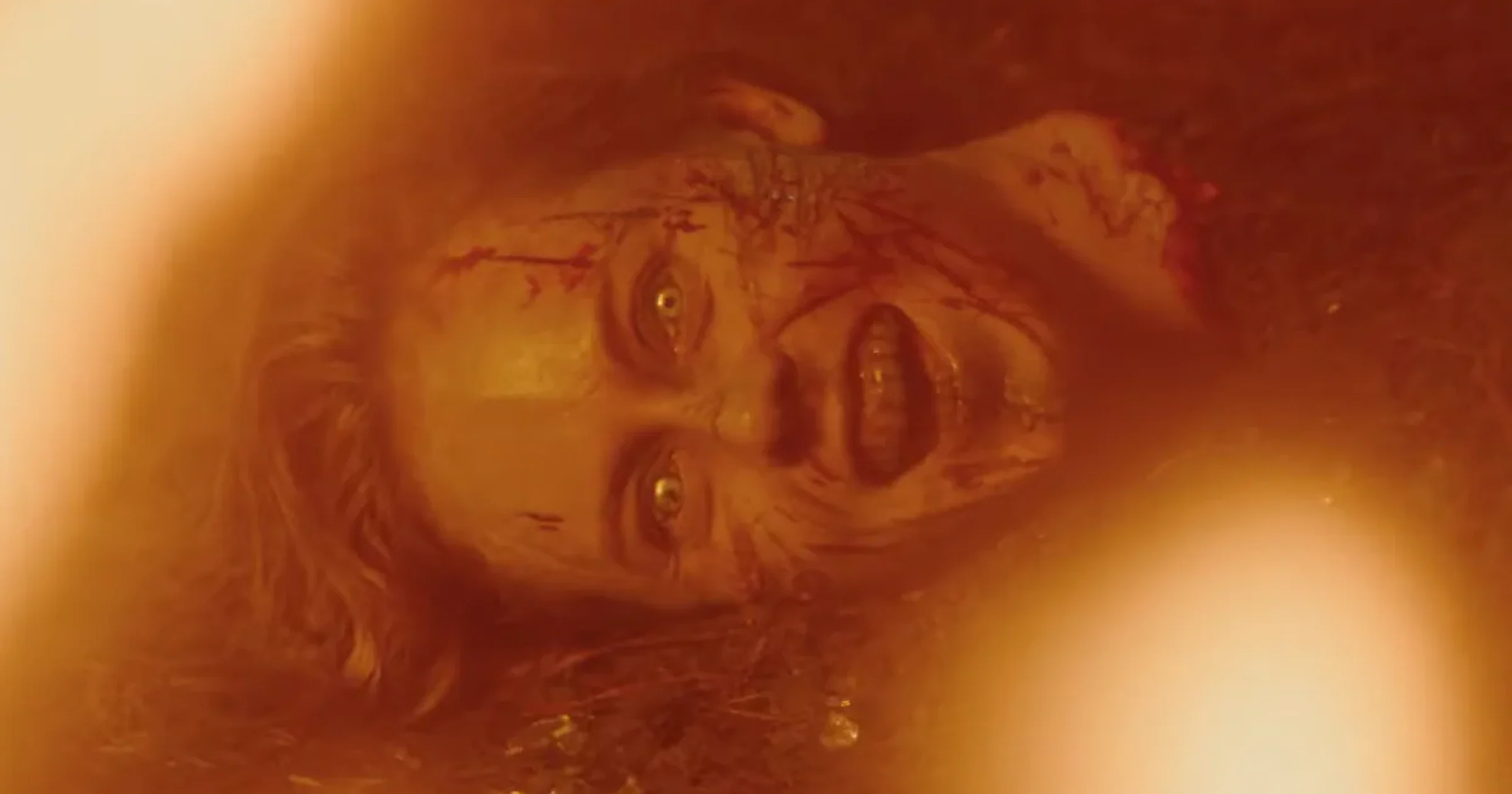 Plaatsvervangende oorpijn met de nieuwe Evil Dead Burn-trailer