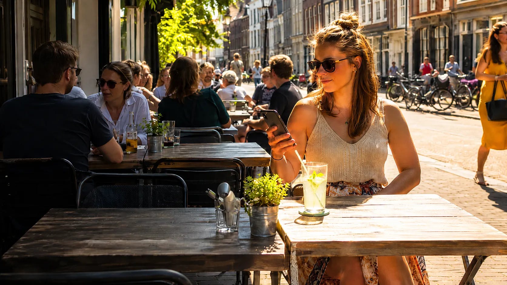 6 apps voor juli 2026: van goedkoper tanken tot een zonnig terras vinden