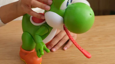 Deze speelgoed-Yoshi heeft een werkende tong