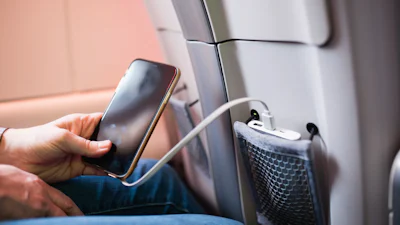 Powerbank mee in het vliegtuig: mag dat zomaar?!