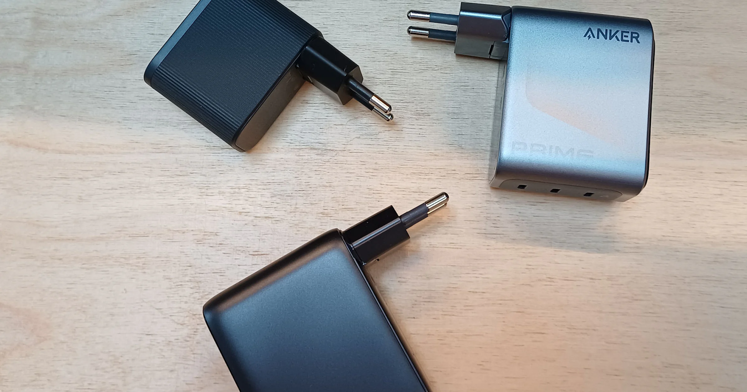 Geen oplader bij je nieuwe smartphone of laptop? Zo kies je de juiste adapter voor al je apparaten
