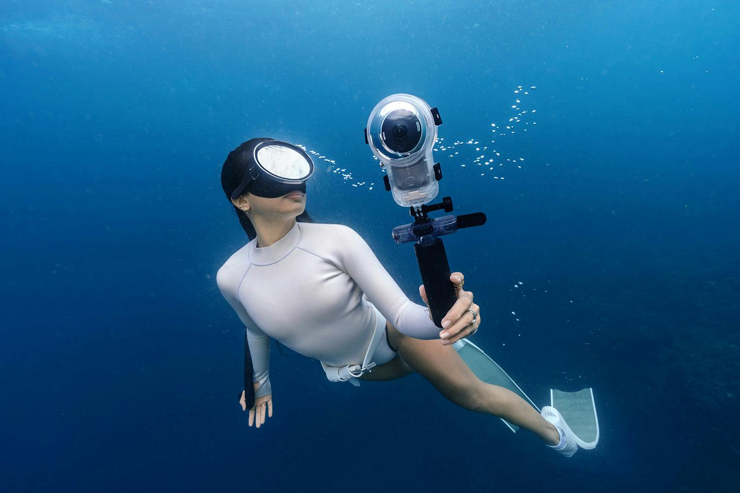 360-graden- en actioncam ineen: Insta360 X6