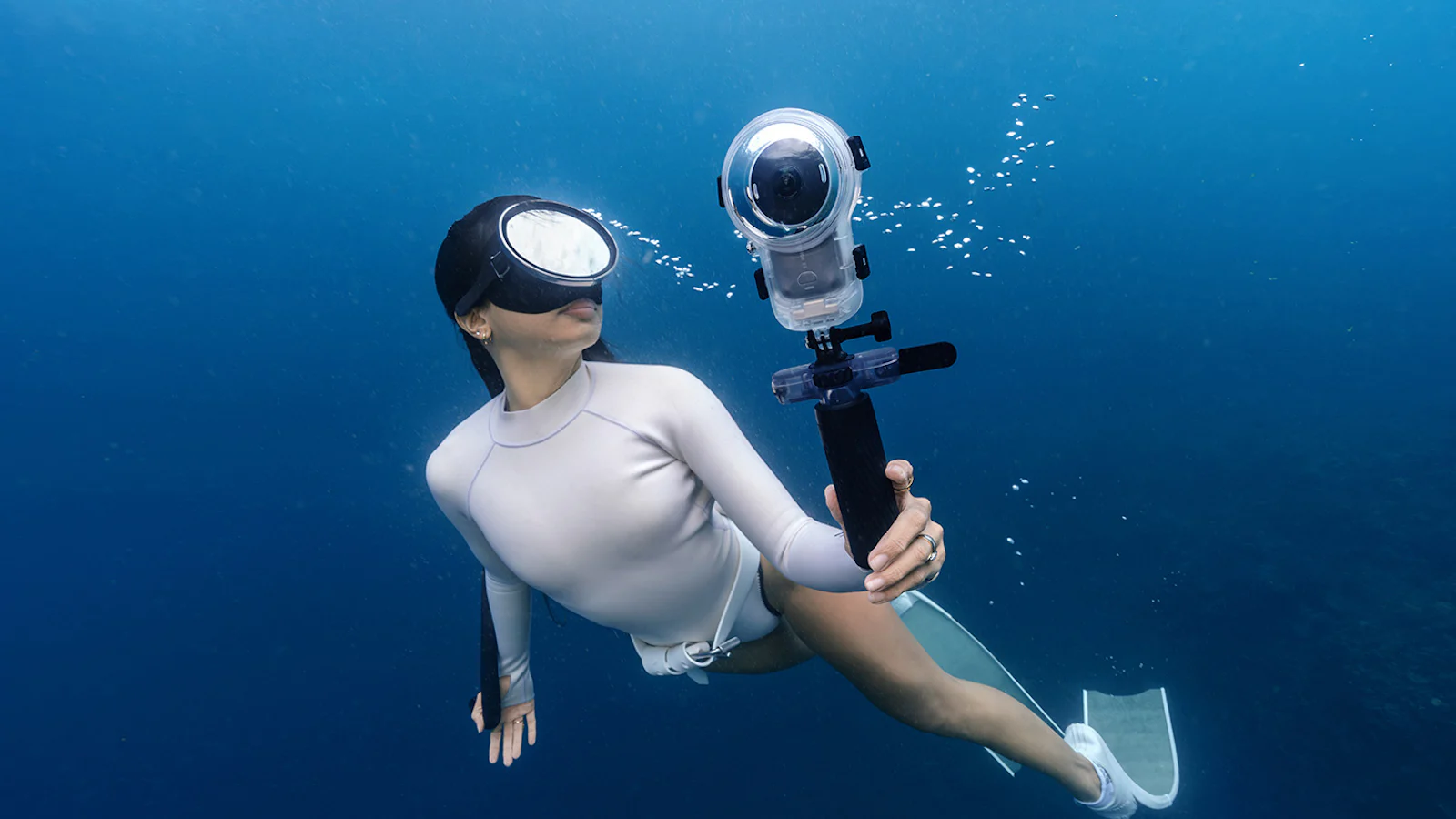 360-graden- en actioncam ineen: Insta360 X6