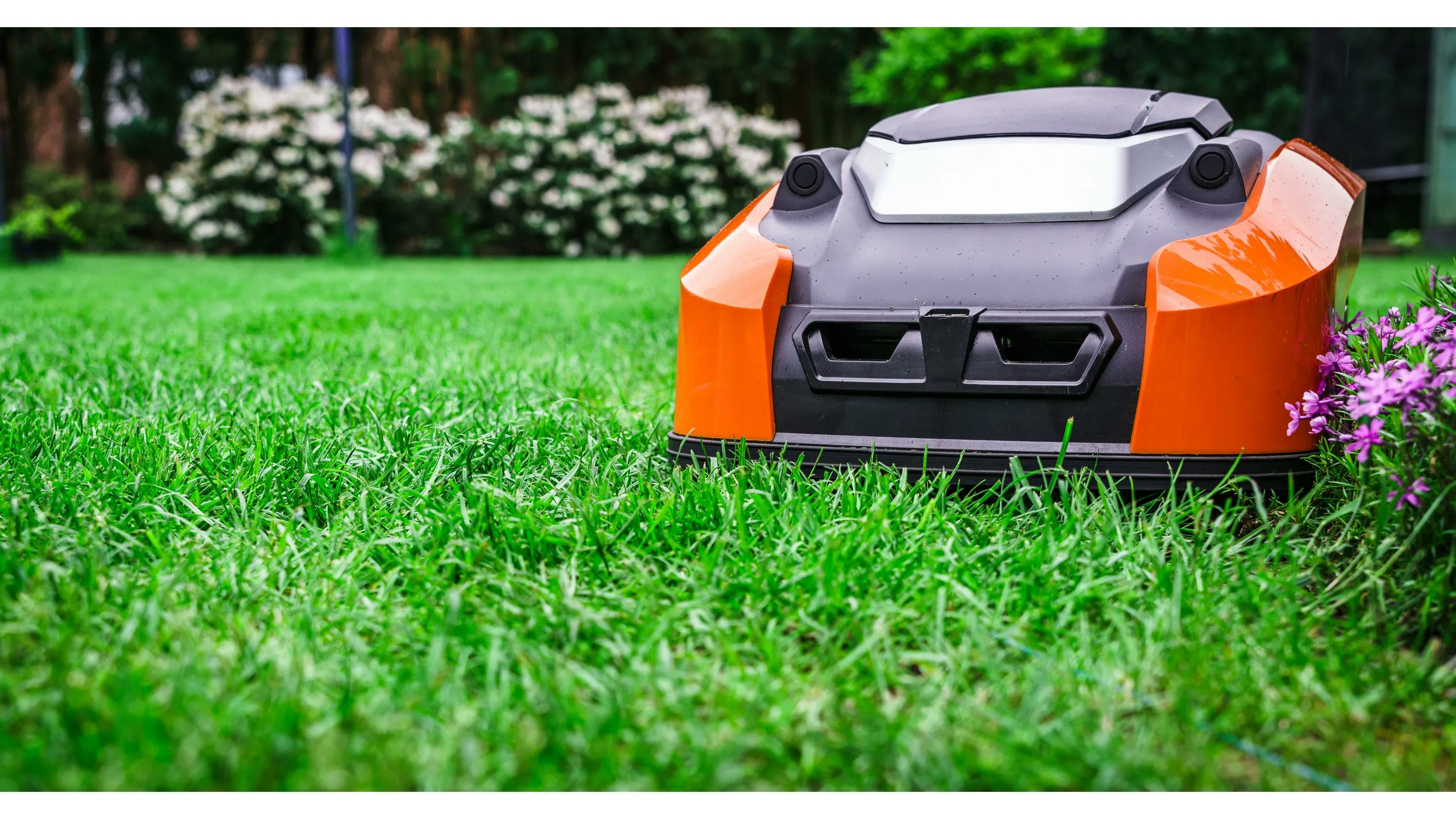 Robotmaaier zonder begrenzingsdraad kiezen? Zo werken RTK-gps, LiDAR en camera's