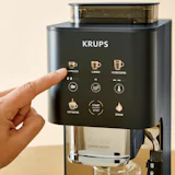 Nieuwe compacte espressomachine van KRUPS maalt bonen vers