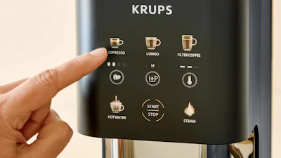 Nieuwe compacte espressomachine van KRUPS maalt bonen vers
