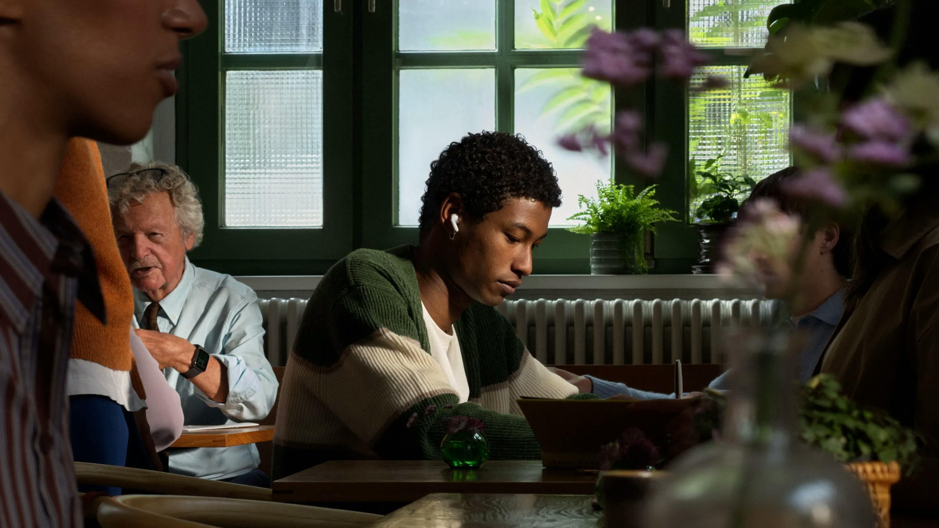AirPods 5 krijgen betere ruisonderdrukking zonder oortips